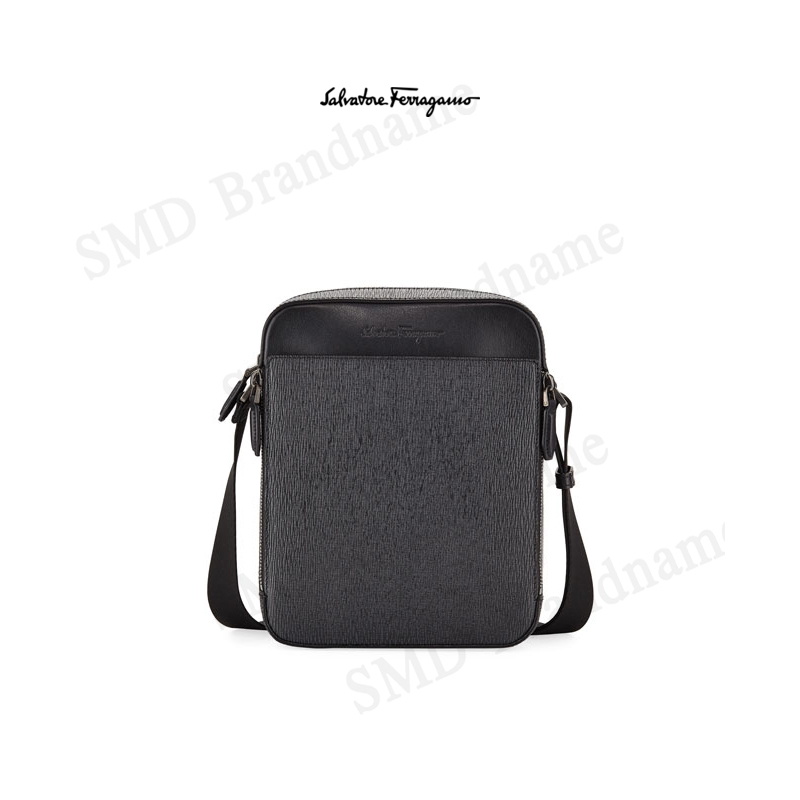 Salvatore Ferragamo กระเป๋าสะพายคุณผู้ชาย รุ่น Ferragamo Revival 3.0 Crossbody Bag Black Code