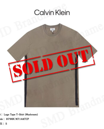 CK Calvin Klein เสื้อยืดคอกลมชาย รุ่น Logo Tape T-Shirt (Mushroom) Code: 0790K M7144TCP