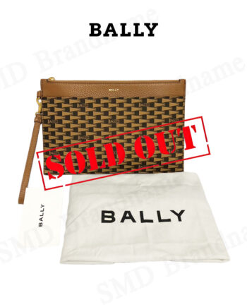 Bally กระเป๋าครัช รุ่น Pennant Necessaire In Desert TPU Code: 6305028