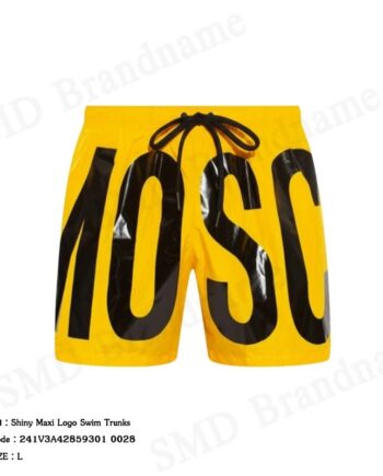 Moschino กางเกงขาสั้นผู้ชาย รุ่น Shiny Maxi Logo Swim Trunks Code: 241V3A42859301 0028