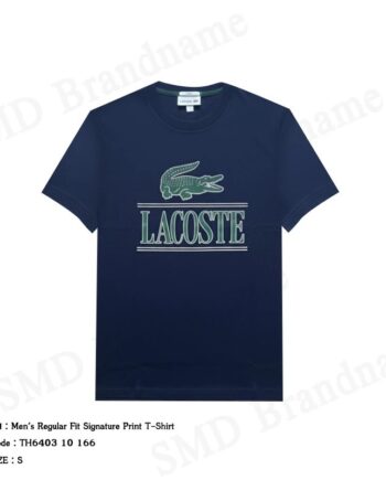 Lacoste เสื้อยืดคอกลมผู้ชาย รุ่น Men's Regular Fit Signature Print T-Shirt Code: TH6403 10 166