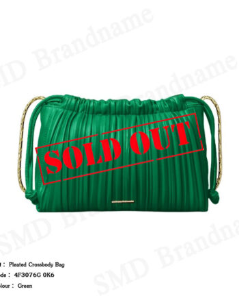 Calvin Klein กระเป๋าสะพาย รุ่น Pleated Crossbody Bag Code: 4F3076G 0K6