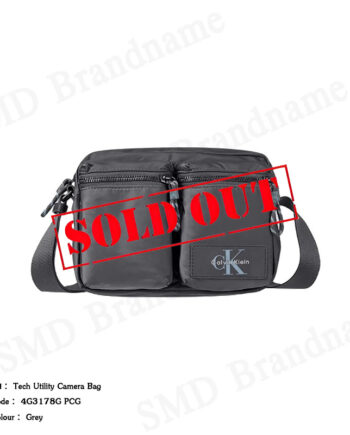Calvin Klein กระเป๋าสะพาย รุ่น Tech Utility Camera Bag Code: 4G3178G PCG