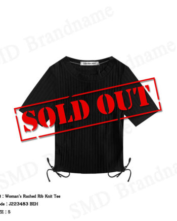 Calvin Klein Jeans เสื้อครอปผู้หญิง รุ่น Woman's Ruched Rib Knit Tee Code: J223483 BEH
