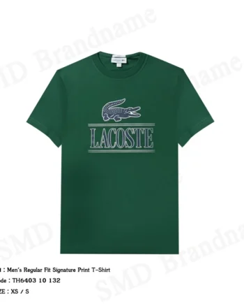 Lacoste เสื้อยืดคอกลมผู้ชาย รุ่น Men's Regular Fit Signature Print T-Shirt Code: TH6403 10 132