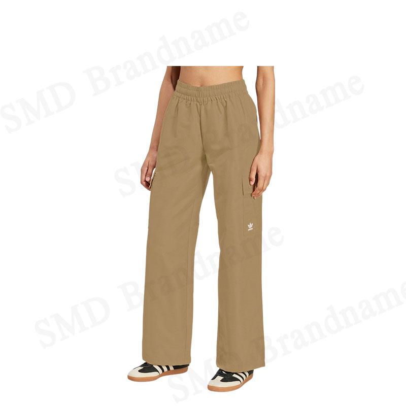 Adidas กางเกงลำลองขายาวผู้หญิง รุ่น Essentials Woven Cargo Pants Code: JY2623