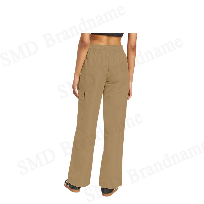 Adidas กางเกงลำลองขายาวผู้หญิง รุ่น Essentials Woven Cargo Pants Code: JY2623