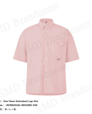 C.P. Company เสื้อเชิ้ตแขนสั้นผู้ชาย รุ่น Short Sleeve Embroidered Logo Shirt Code: 18CMSH249A 005328G 520