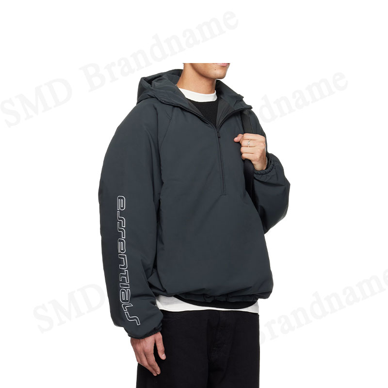 Essentials Fear of God เสื้อสเวตเตอร์ผู้ชาย รุ่น Men's Tech Nylon Half Zip Anorak Code: 202HO258241F