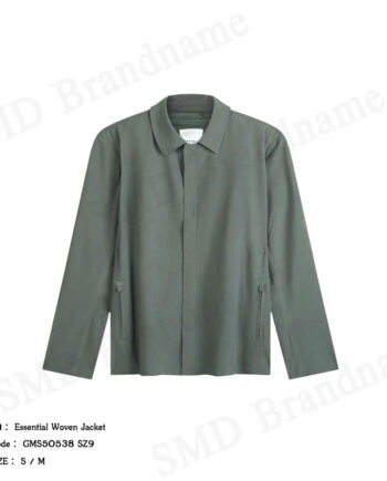 Calvin Klein เสื้อแจ็คเก็ตผู้ชาย รุ่น Essential Woven Jacket Code: GMS5O538 SZ9